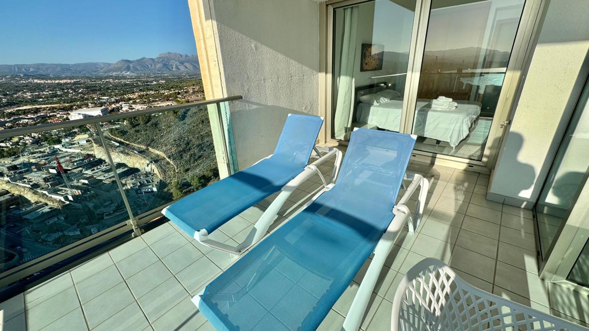 Highrise Apartment With Stunning Views From Private Balcony 85 ベニドルム エクステリア 写真