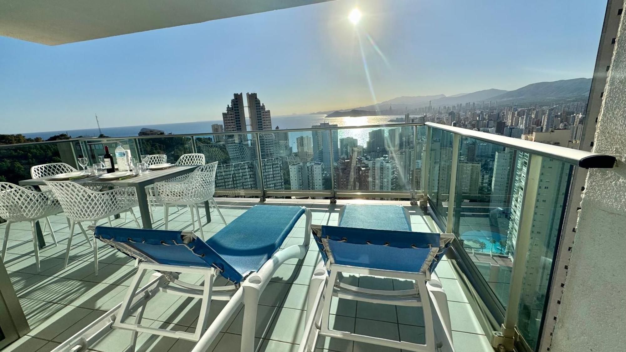 Highrise Apartment With Stunning Views From Private Balcony 85 ベニドルム エクステリア 写真
